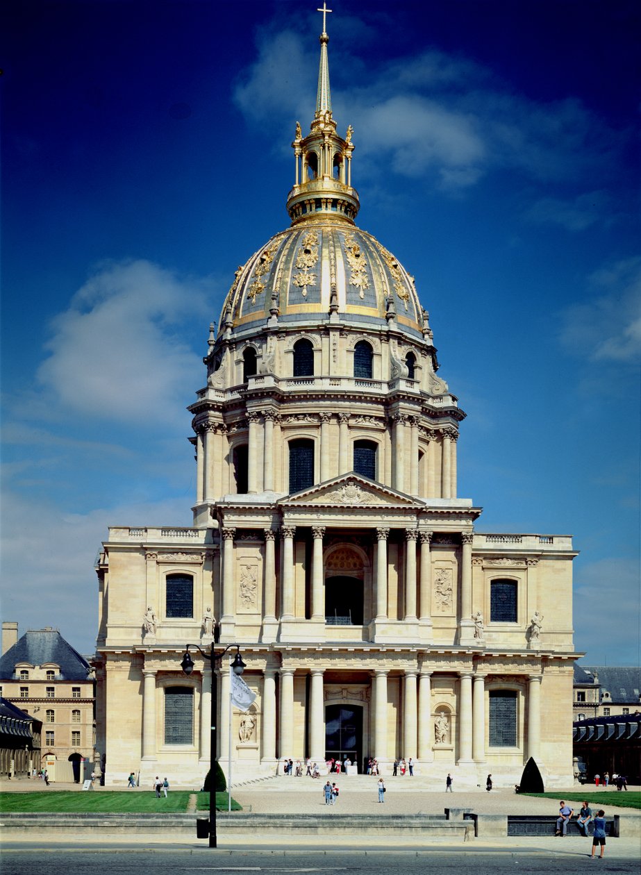 Exterior of the church by Jules Hardouin Mansart