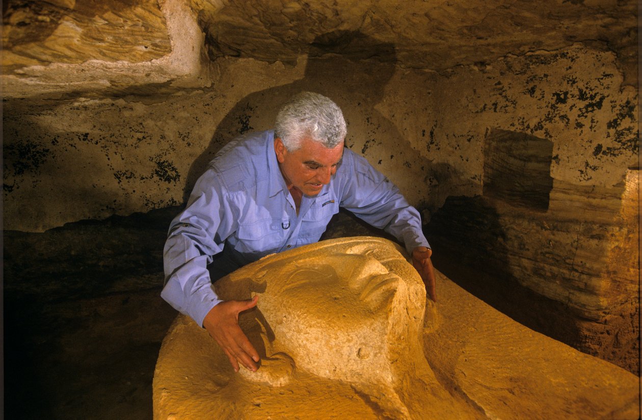 El-Wahat el-Bahariya or el-Bahariya by Kenneth Garrett
