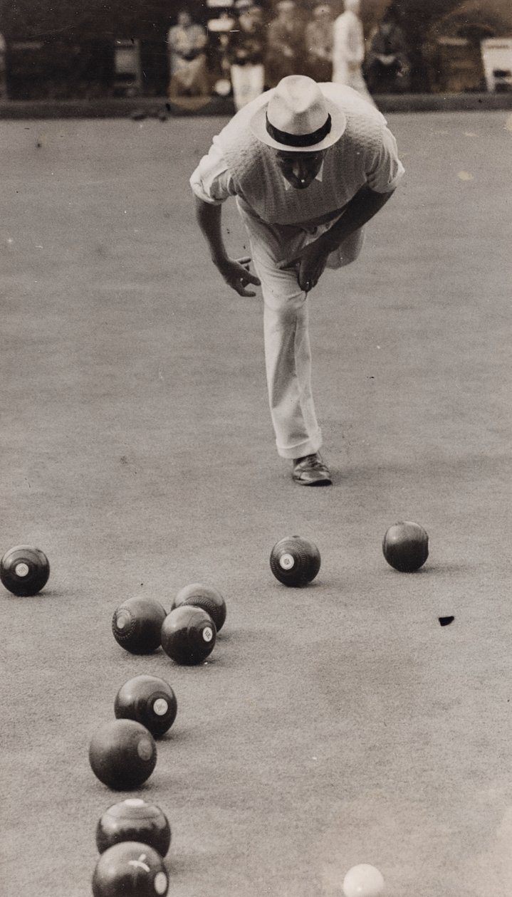 M.A. Ferris Bowls in Paddington, London by Luigi Leoni