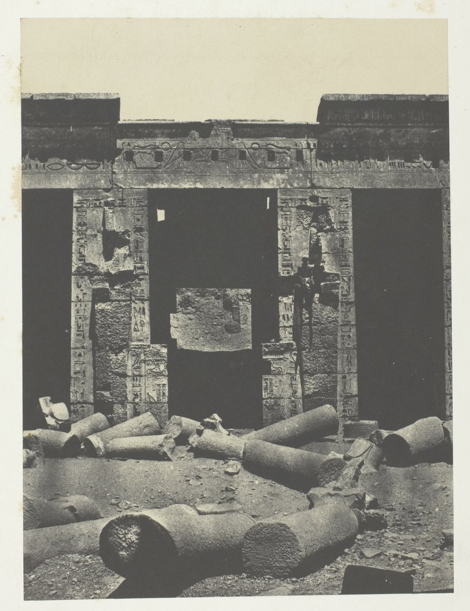 Médinet-Habou, Eastern Part of the Peristyle of the Palace of Ramses-Méiamoun; Thebes by Maxime Du Camp