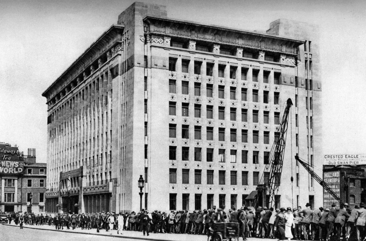 Adelaide House, London, 1926-1927 by McLeish