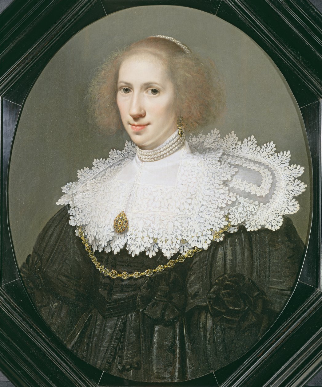 Portrait of a Lady with a Lace Collar and Pearls by Michiel Jansz van Miereveld