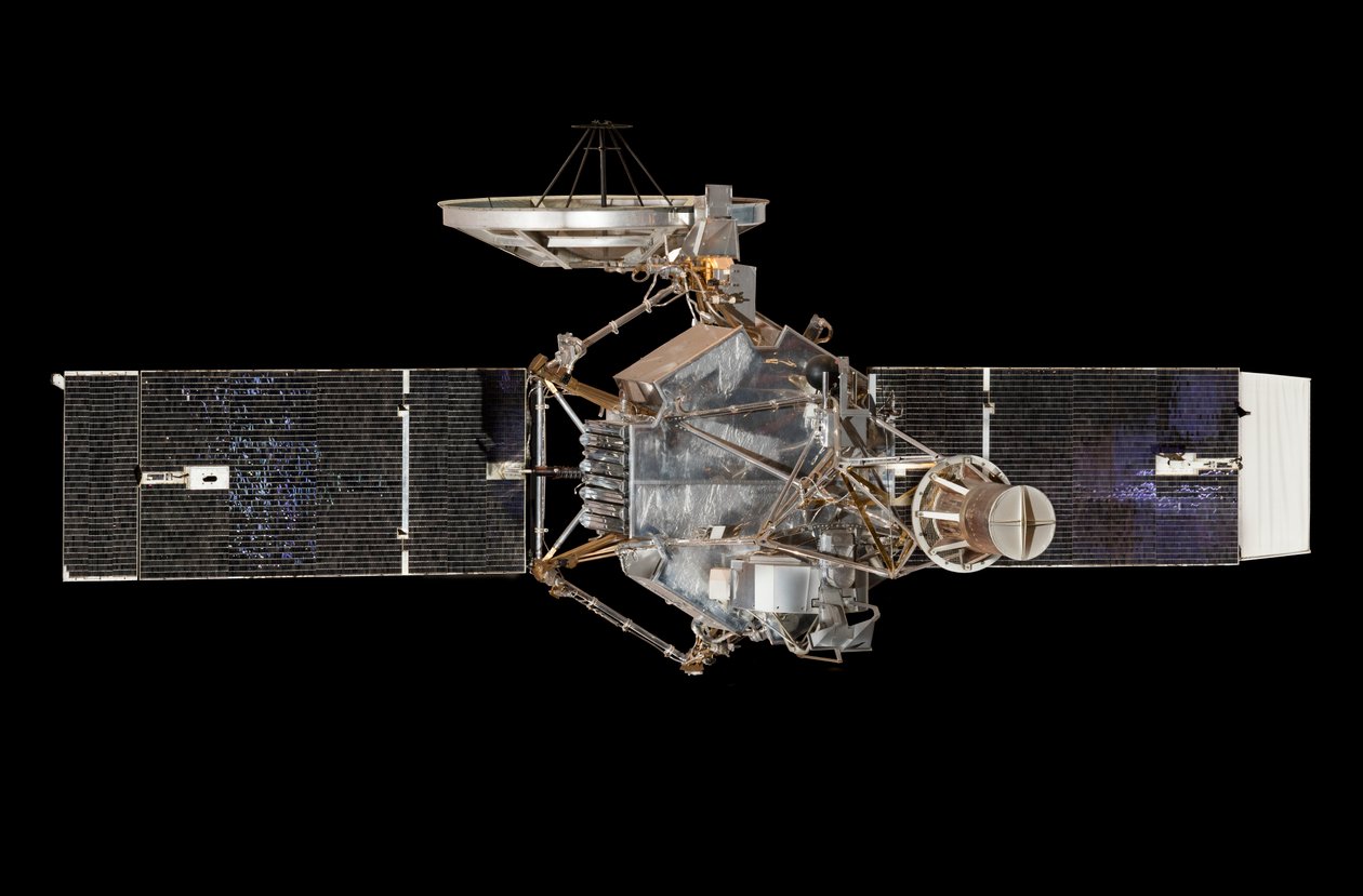 Engineering model, Mariner 2 by NASA Images
