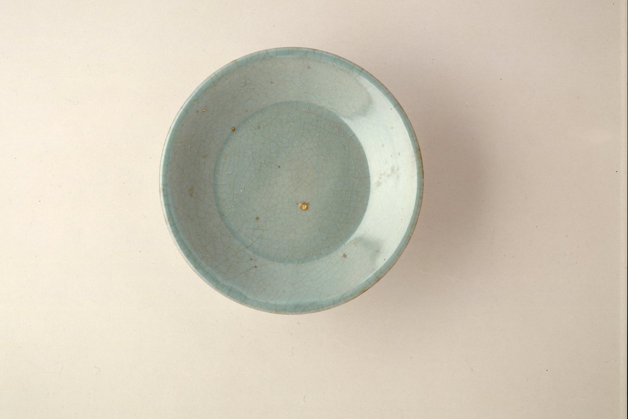 Rare Ruyao Shallow Dish by Northern Song Dynasty Chinese School