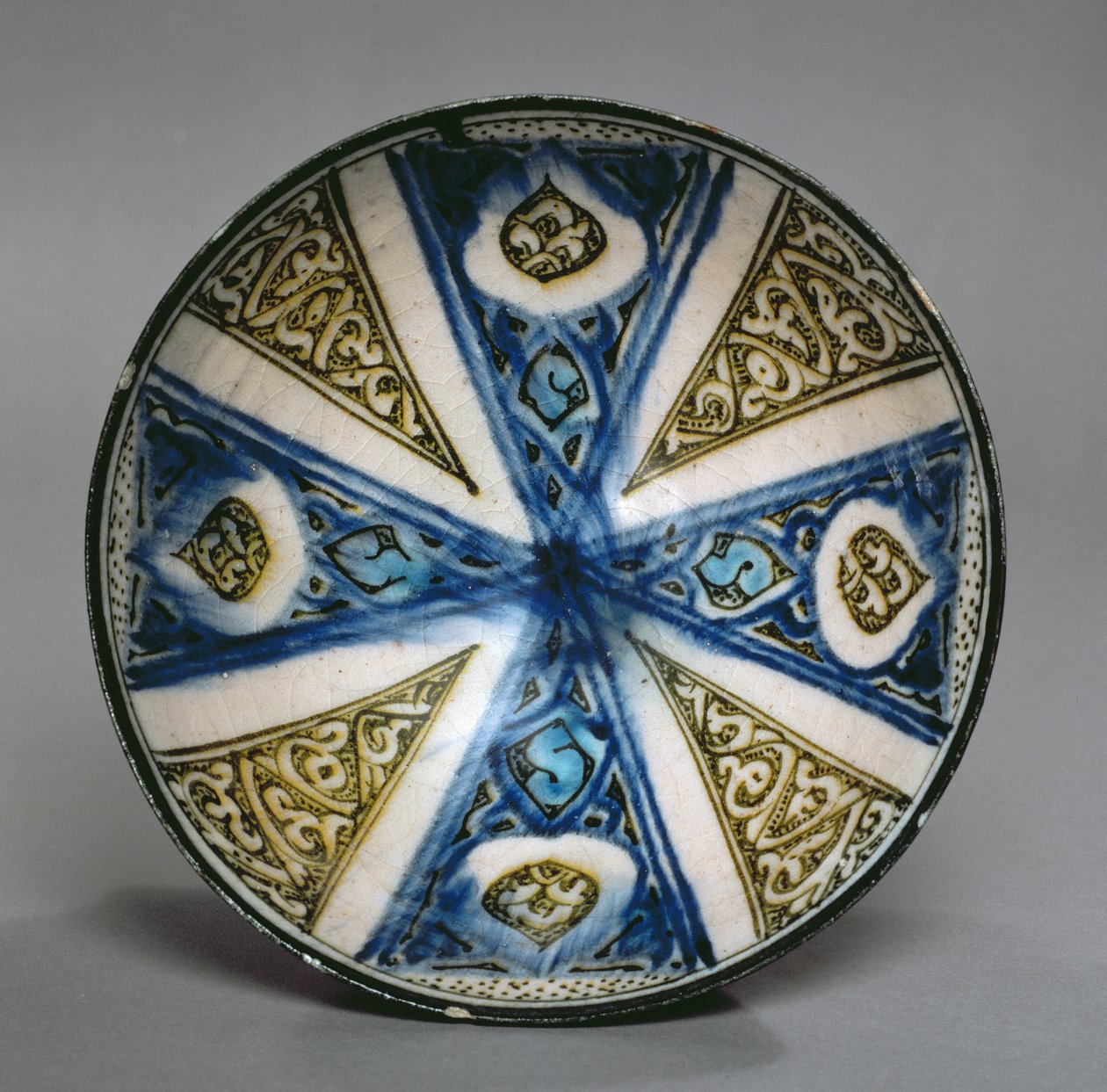 Dish, from Kashan, Iran, Seljuk period, late 13th century by Persian School