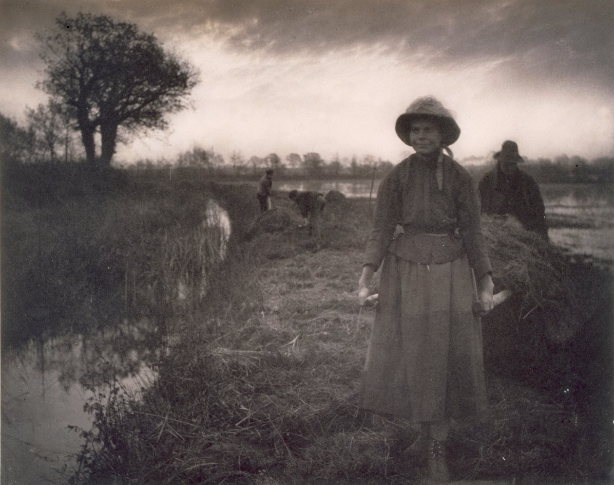 Poling the Marsh Hay, Life and Landscape on the Norfolk Broads, 1886 by Peter Emerson und Thomas Goodall