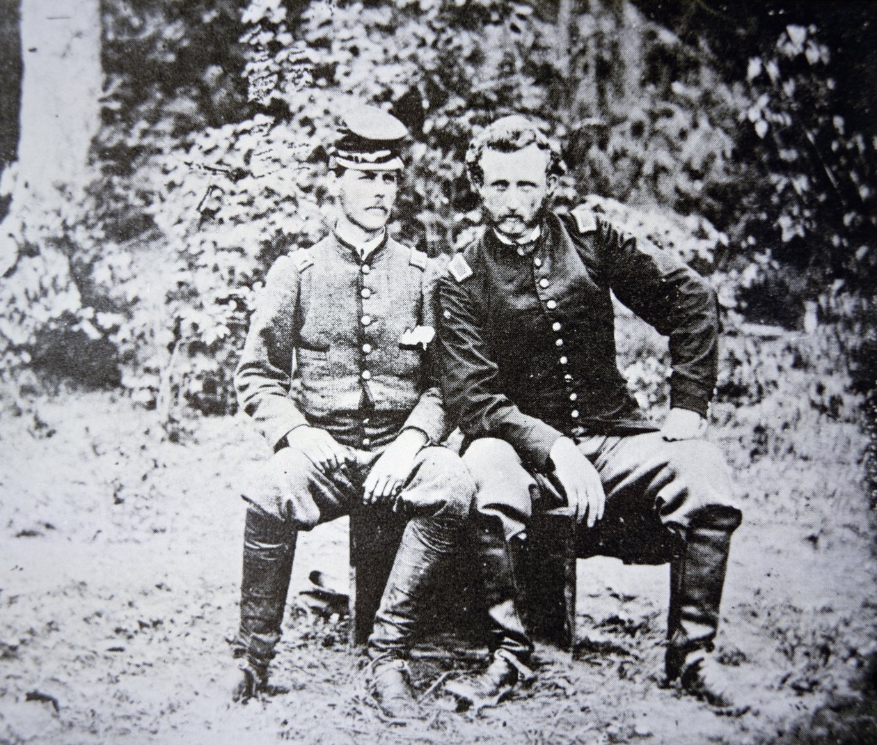 Portrait of Lieutenant George A. Custer (1839-1876) with his POW Lieutenant Washington of the Confederate Army, captured in May 1862 by Photographer American