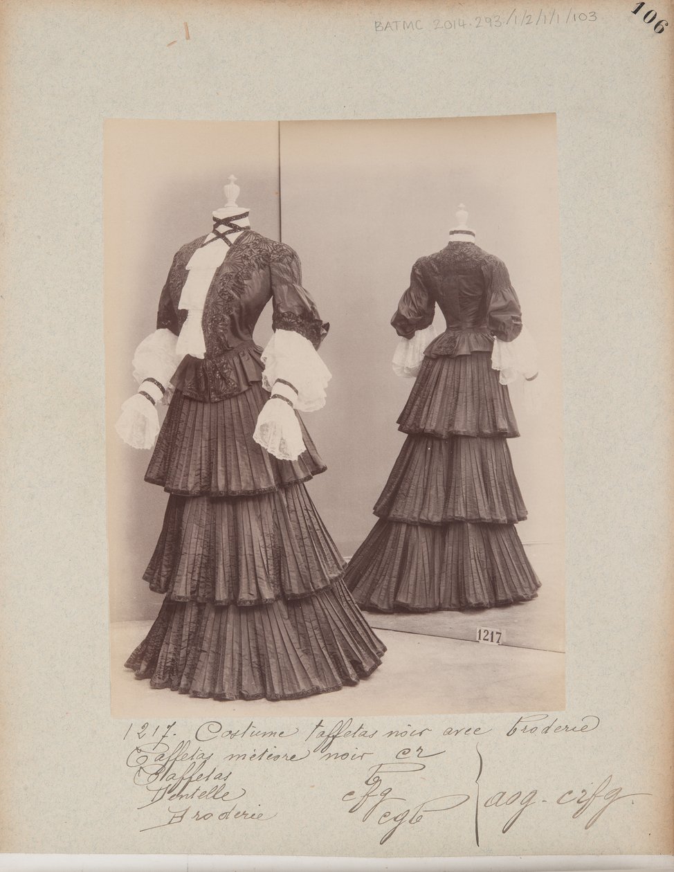House of Worth, Costume by Photographer French