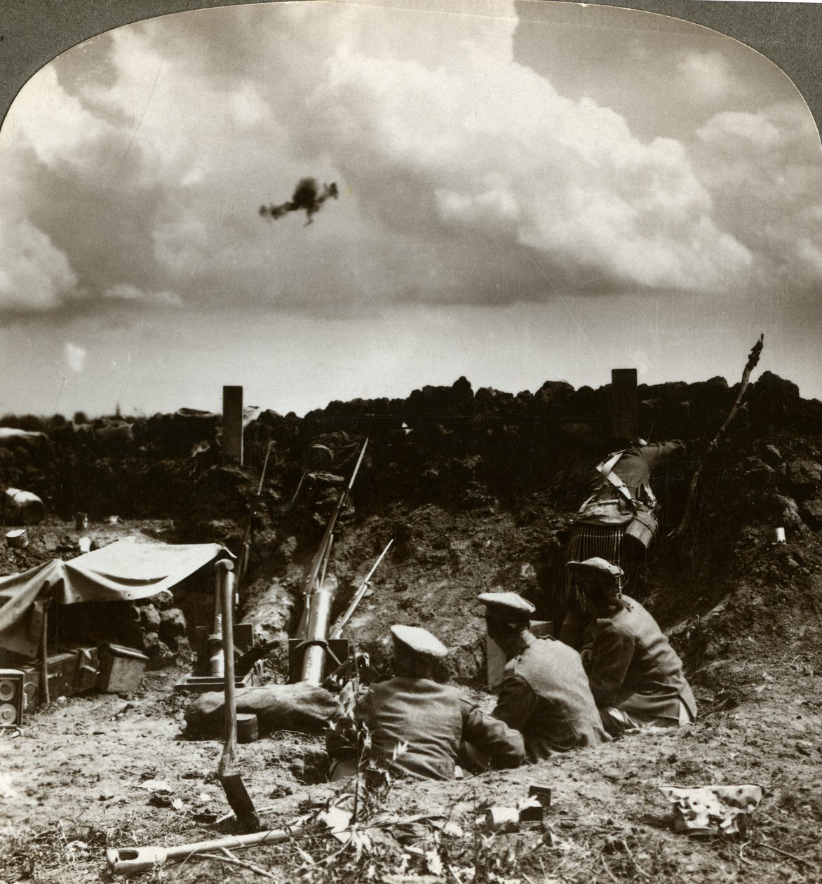 Mortars in the trenches, World War I, 1914-1918 by Realistic Travels Publishers