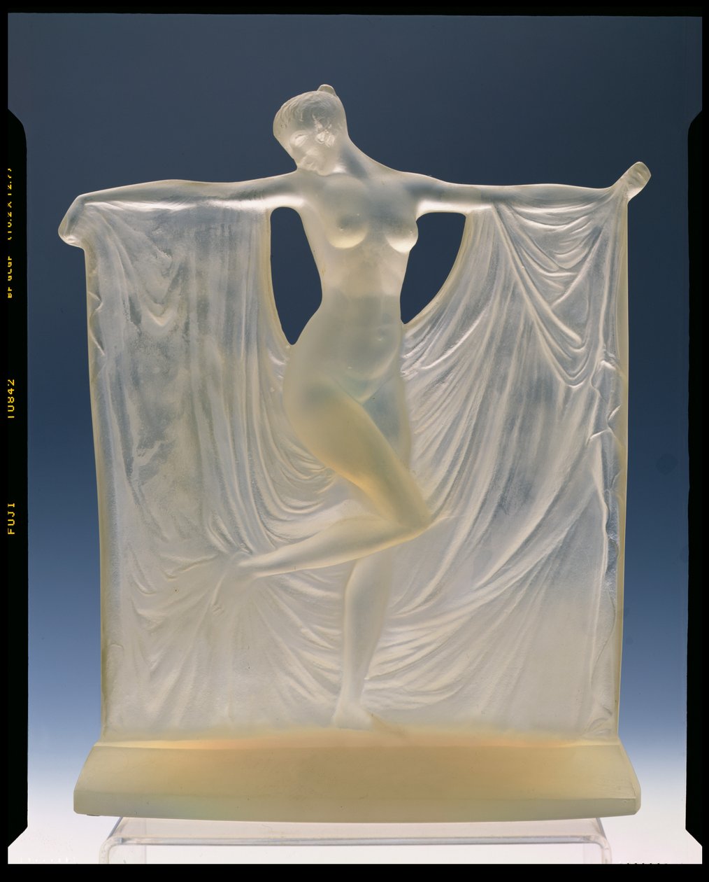 Mir hebe nude girl -2 e Suzanne at the Bath, Opalescent Glass Statuette