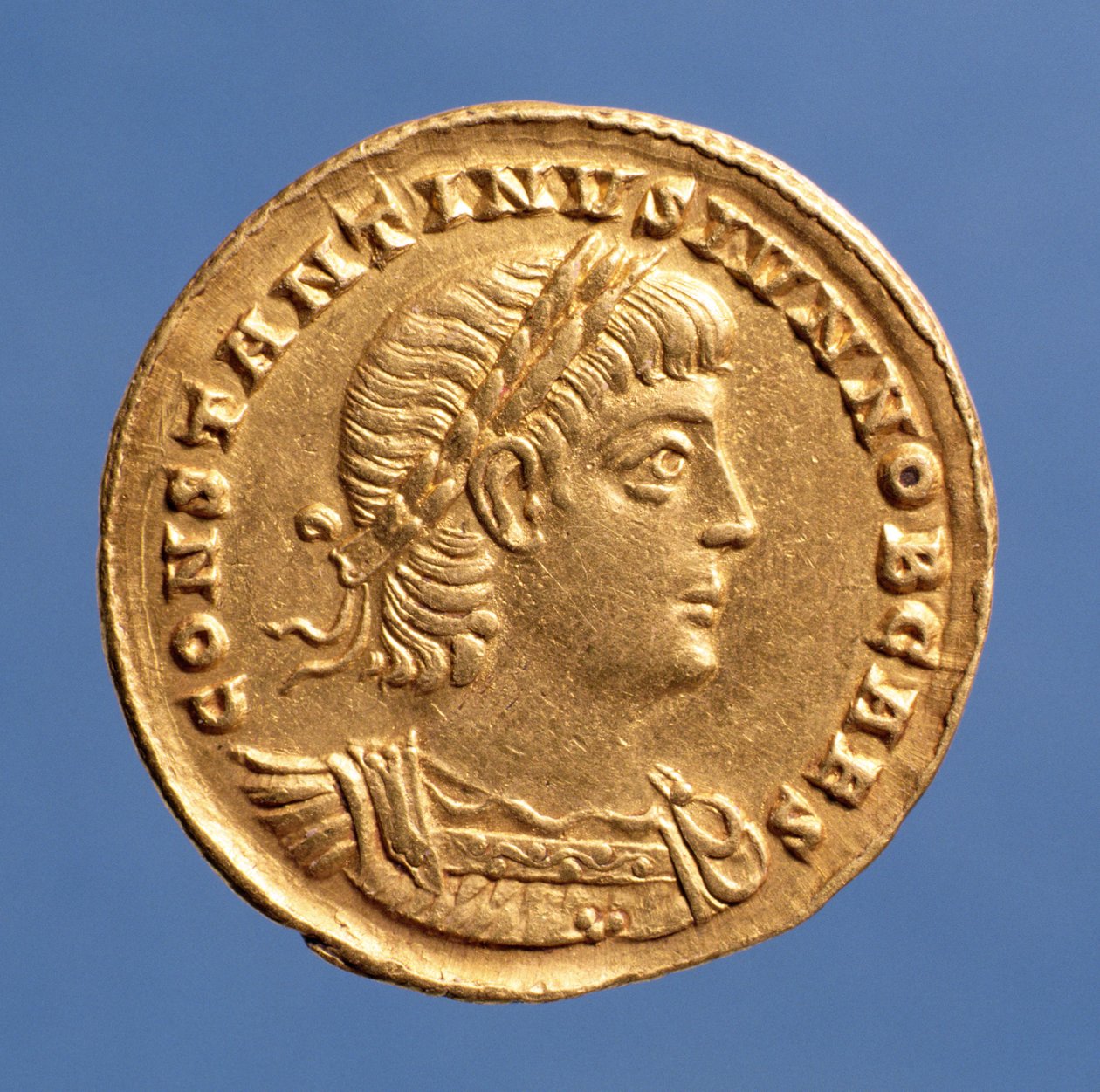Solidus (obverse) of Constantine II Caesar cuirassed by Roman
