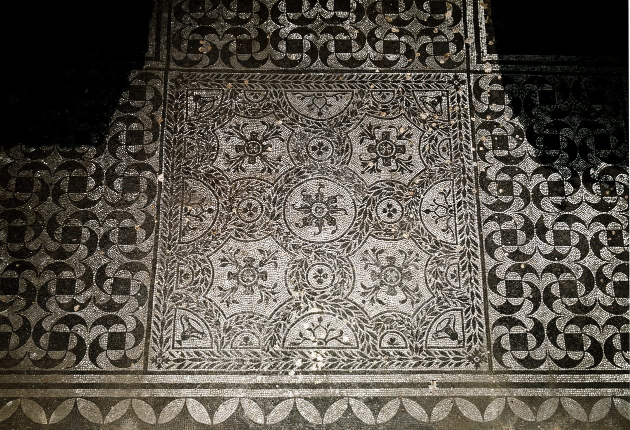 Roman Art: detail of the mosaics of the ground from Villa Adriana by Roman