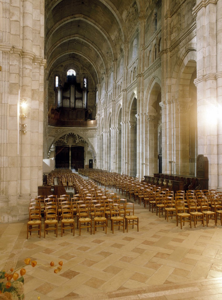 Interior of the Cathedrale Saint Lazarus d