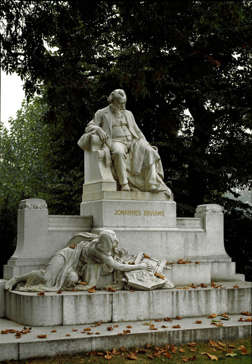 Monument in tribute to Johannes Brahms by Rudolf von Weyr