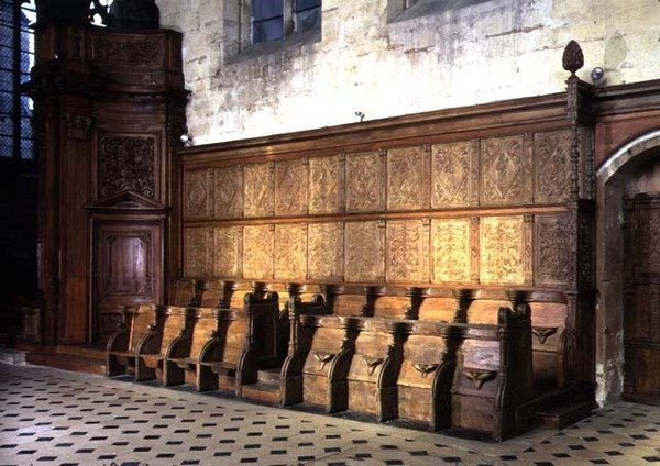 Choir stalls from the 14th century, with 16th century panelling (wood) by School French