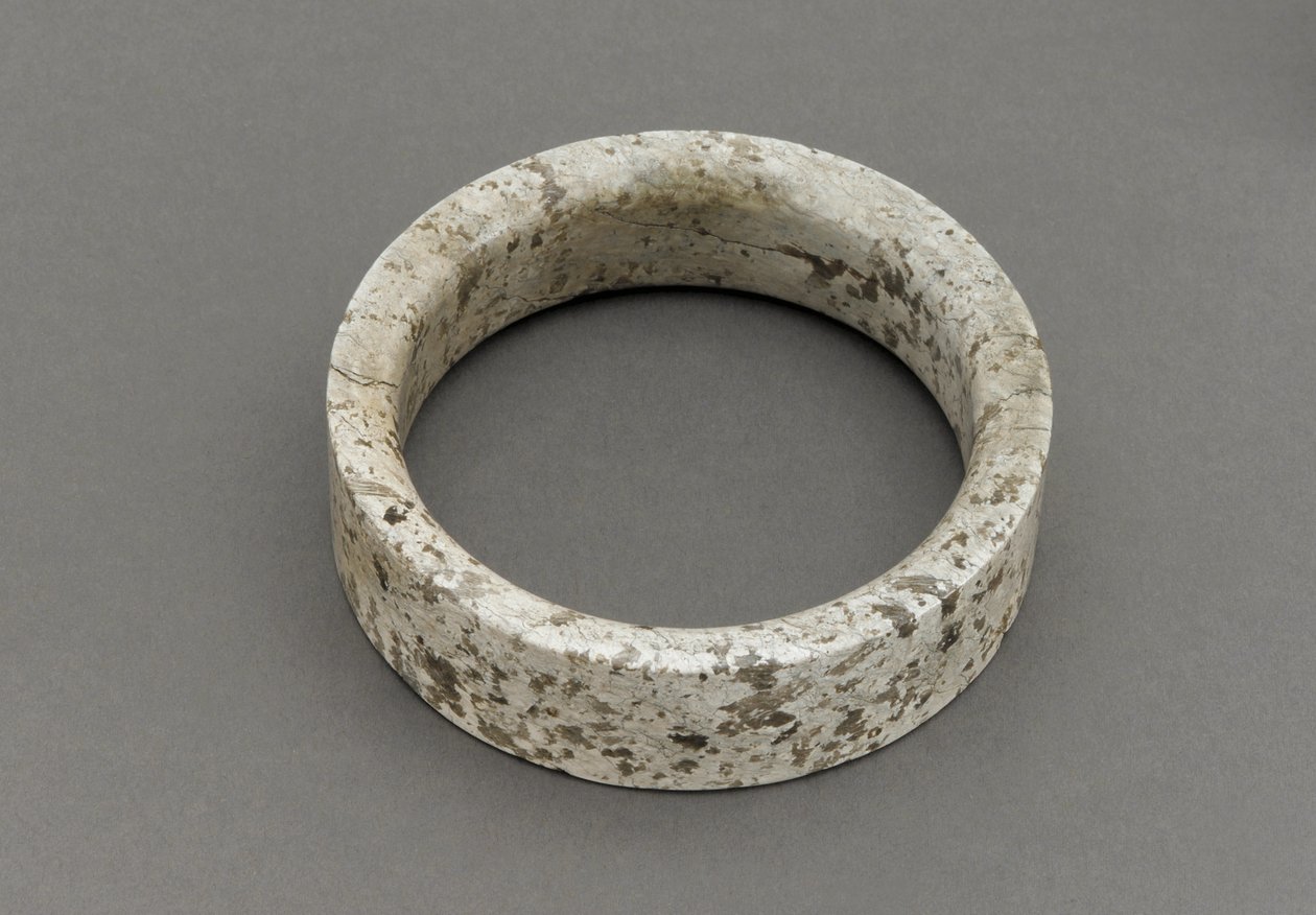Bracelet by Shang Dynasty Chinese School