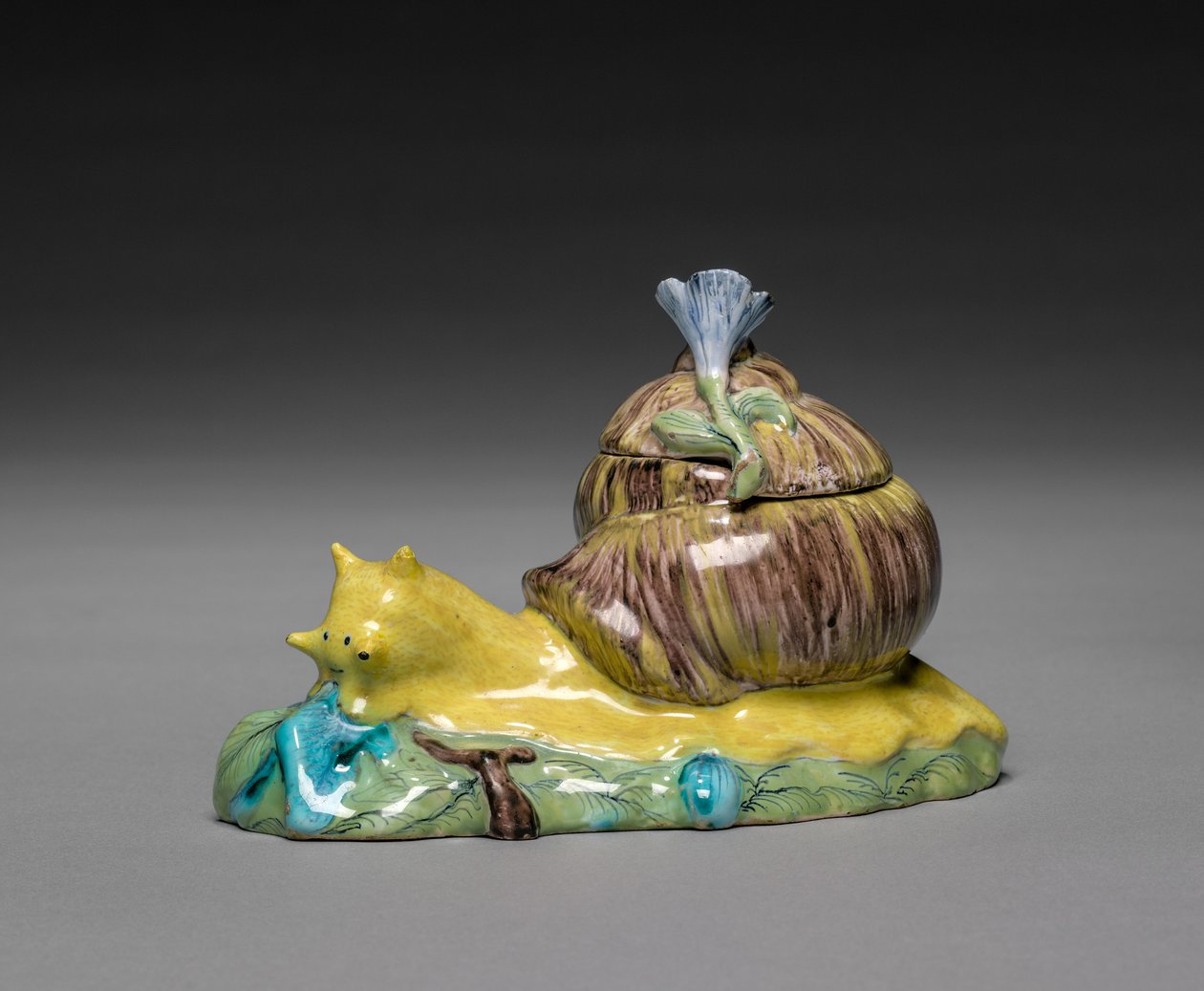 Pair of Covered Boxes in the Form of Snails by Strasbourg Factory
