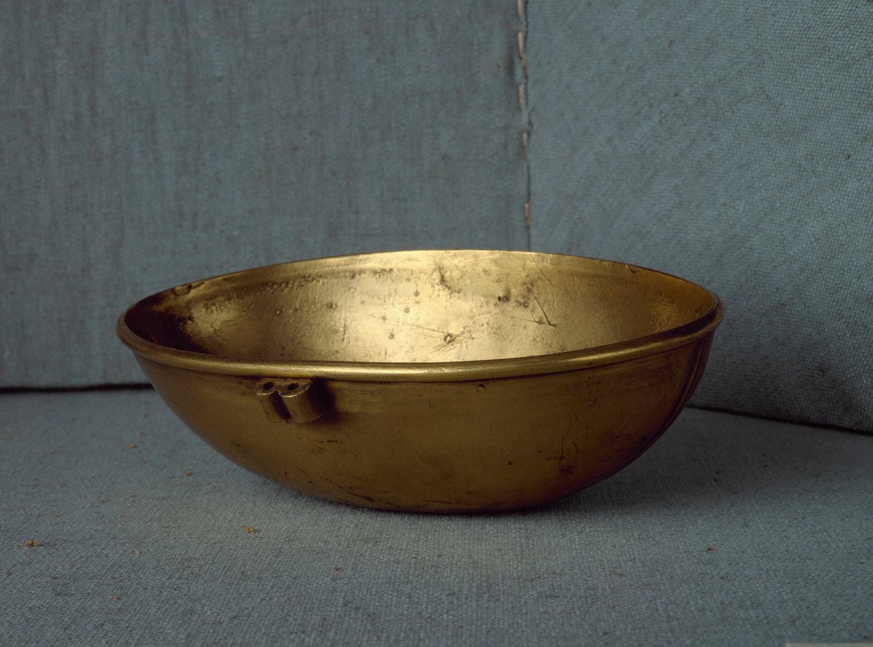 Sumerian Civilization: Oval Cup in Gold by Sumerian Sumerian