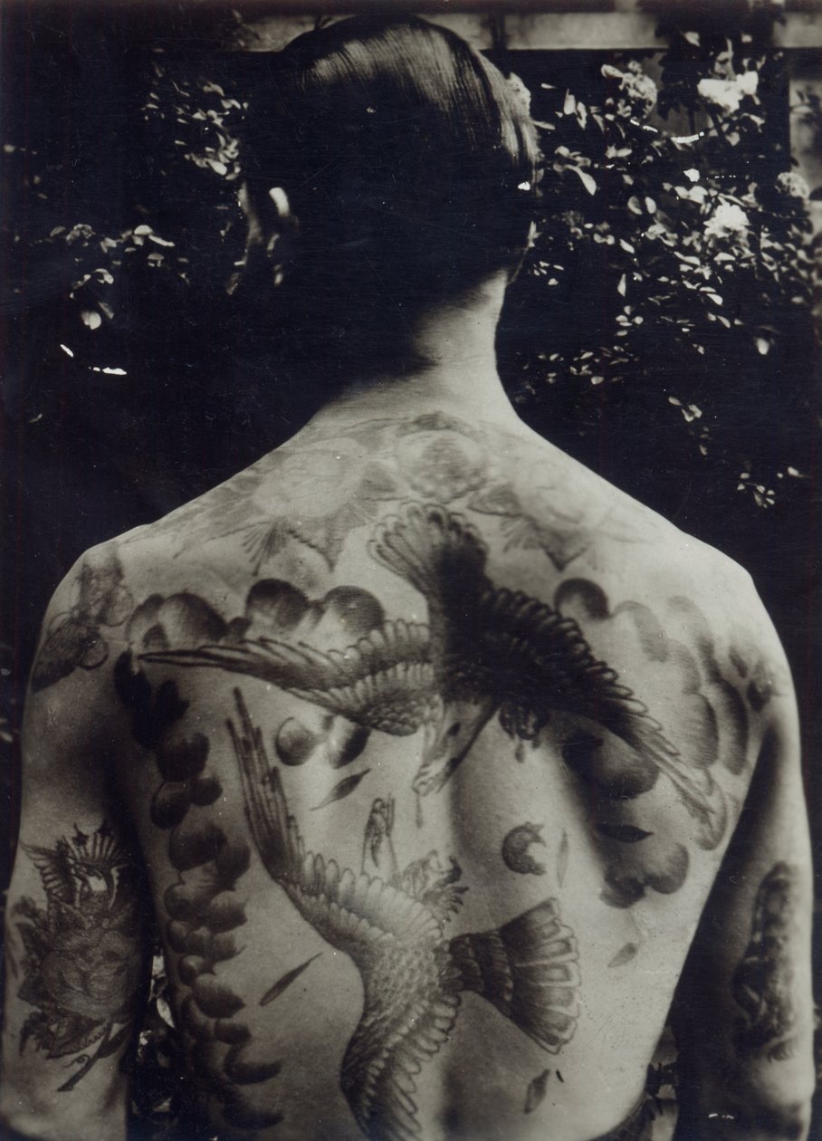 A tattooed man by Unbekannt Unbekannt