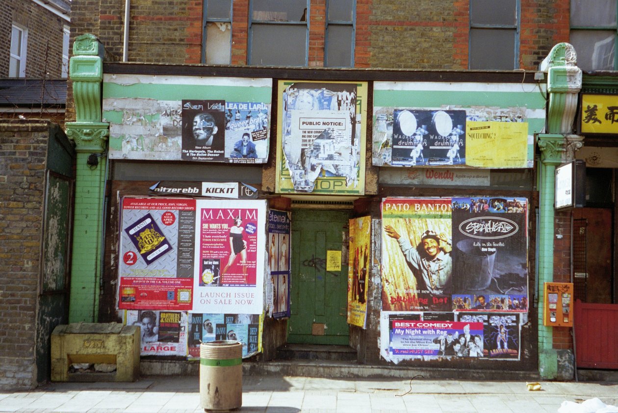 Empty Shop, Willesden, 1995 by Unbekannt Unbekannt