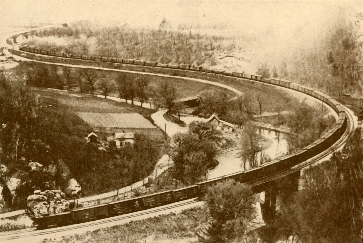 A Gigantic Goods Train of Fifty-Four Vans Drawn By One Engine, Chicago and North West Railway by Unbekannt