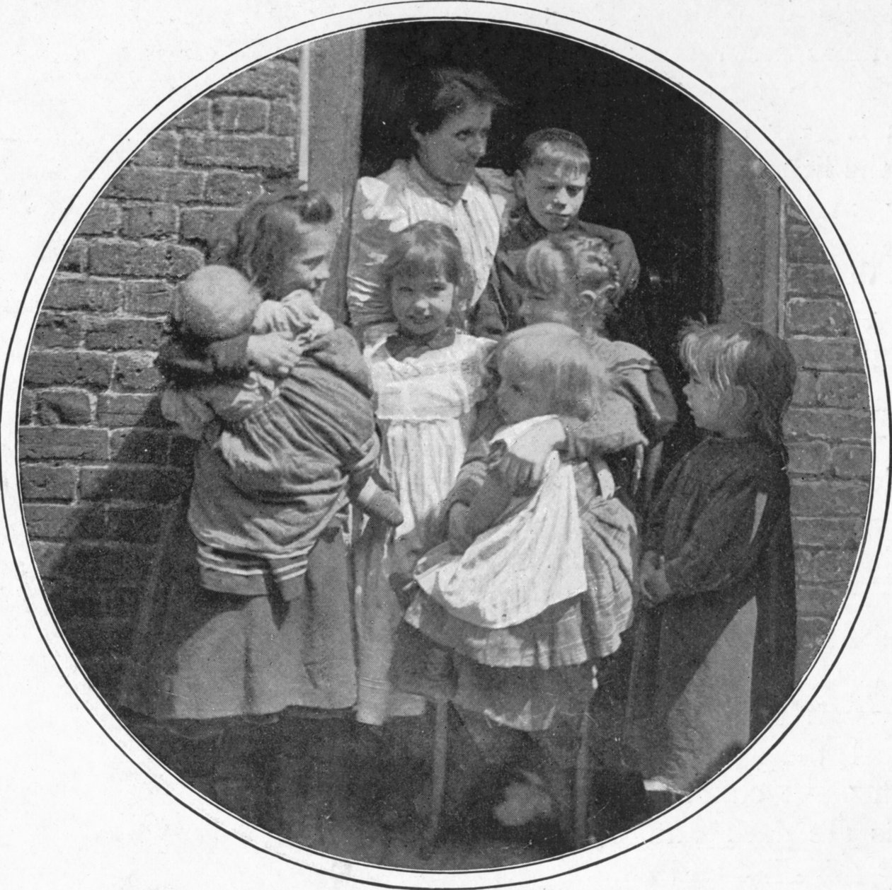 A Happy Little Group, London, c. 1901 by Unbekannt