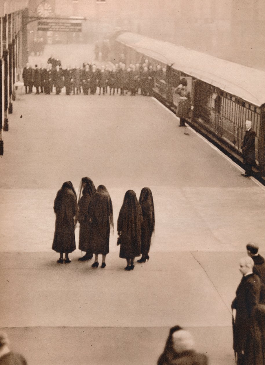 A Lone Group of Royal Mourners: Queen Mary with the Princess Royal by Unbekannt