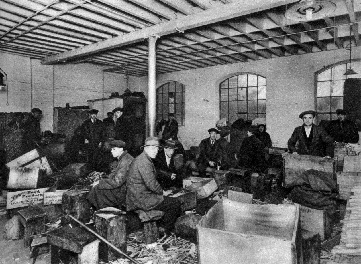A Wood-Chopping Workshop, London, 1926-1927 by Unbekannt