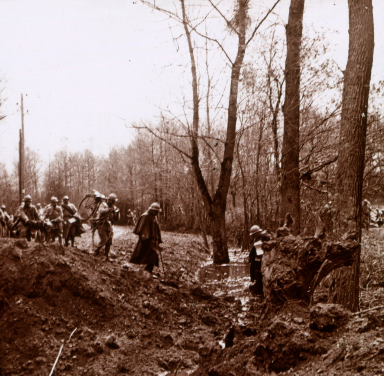 Advance on the Ailette, Northern France, c1918 by Unbekannt