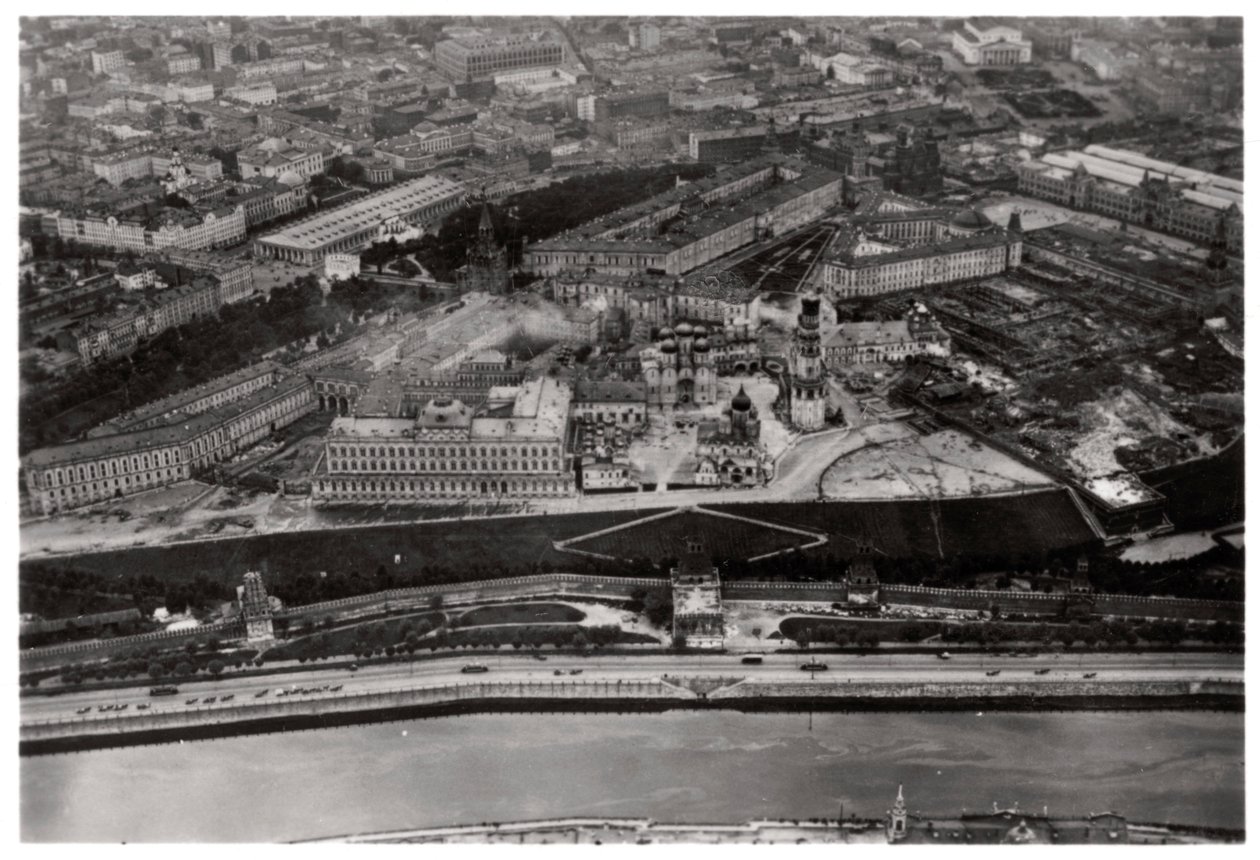 Aerial View of the Kremlin, Moscow, USSR, from a Zeppelin by Unbekannt