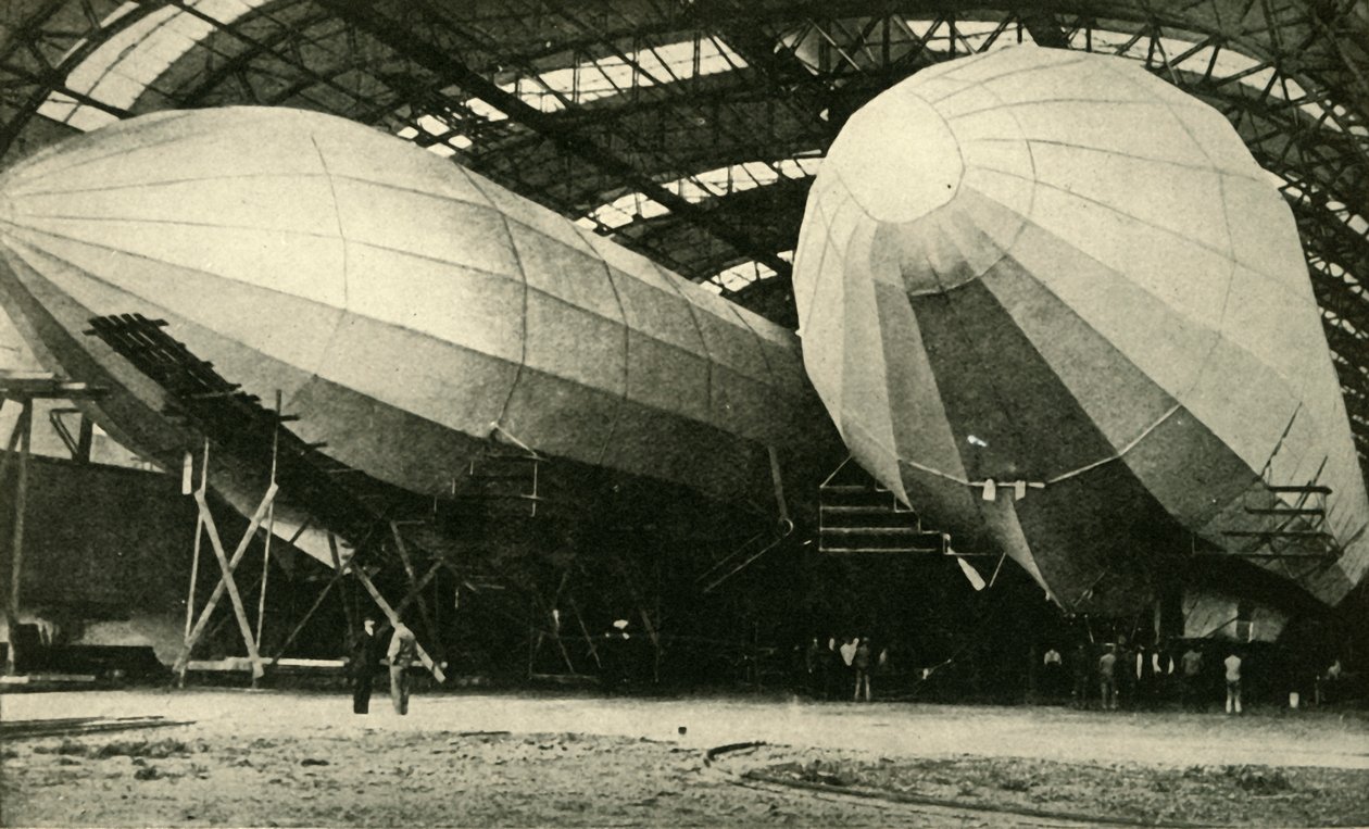 Airships in hangar, First World War, 1914 by Unbekannt