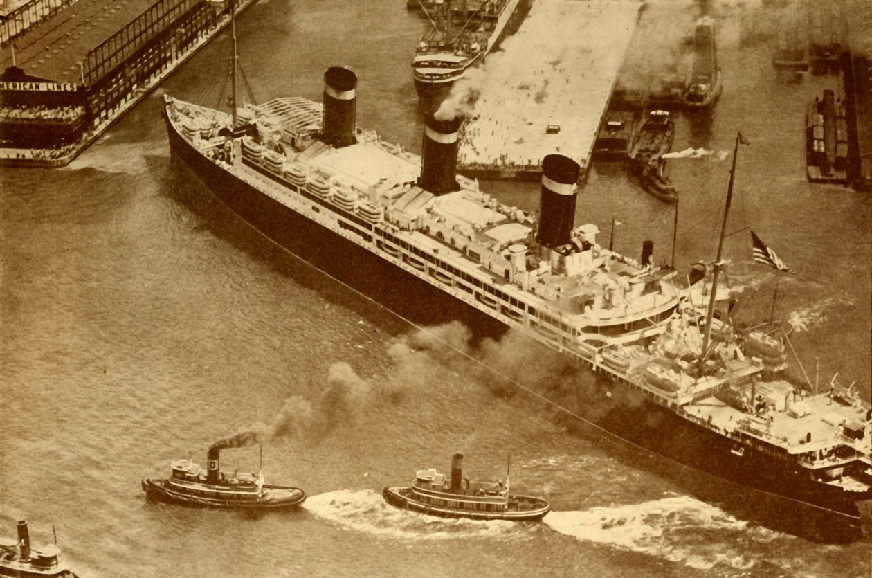 An Aerial Photograph of the Leviathan Being Towed by Small Tugs into Her Dock at New York by Unbekannt