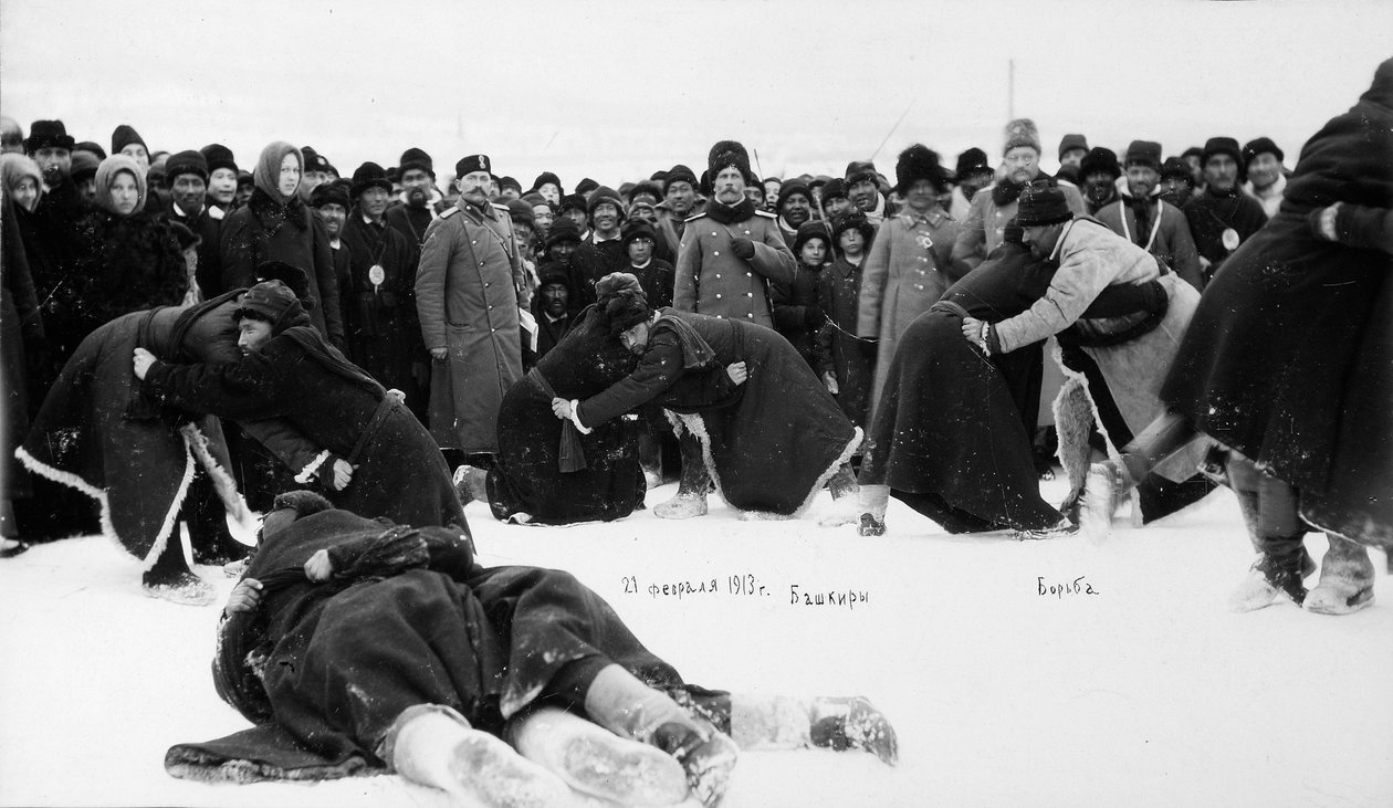Bashkirs Kuresh Wrestling, Russia, 1913 by Unbekannt