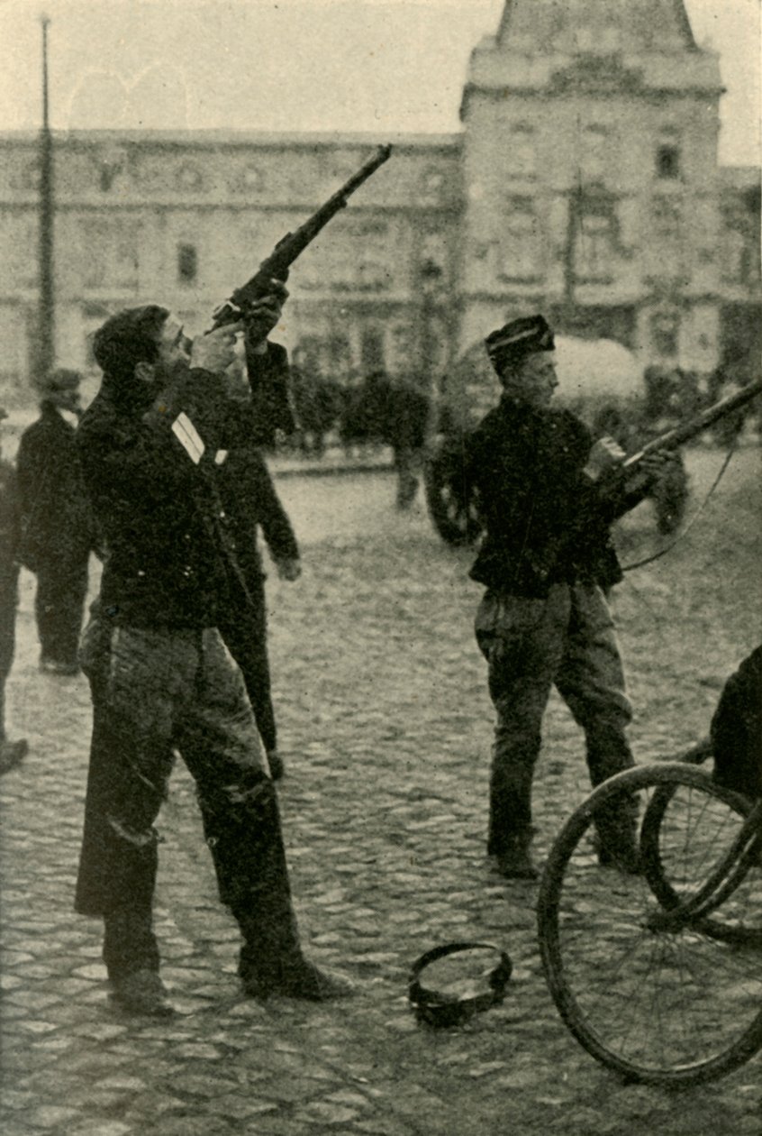 Belgian military cyclists shooting at a German plane, First World War by Unbekannt