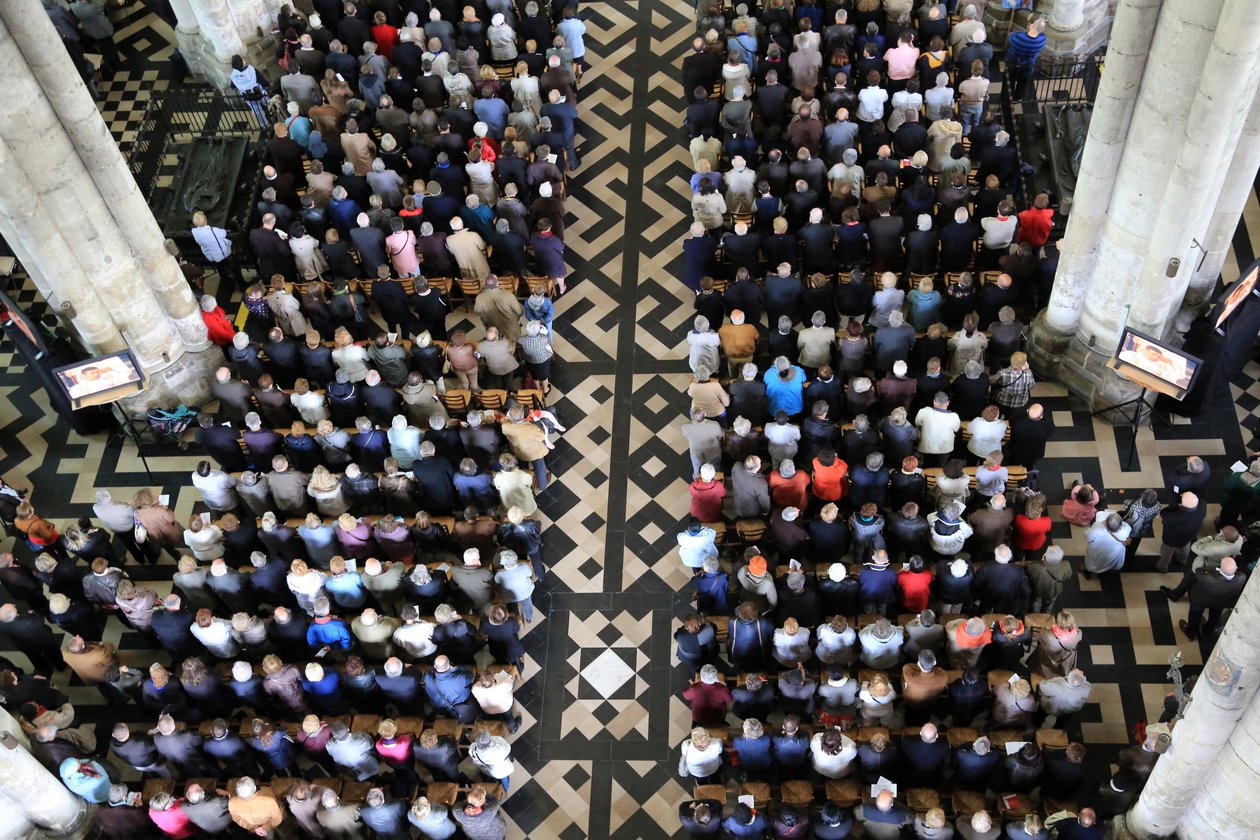 Believers Assembly, Episcopal Ordination, Amiens Cathedral by Unbekannt