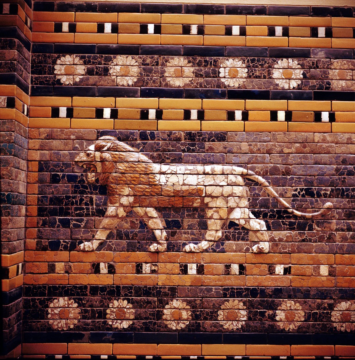 Brick relief of a lion on the walls of the Sacred Way leading to the Ishtar Gate, Babylon, c. 580 BC by Unbekannt