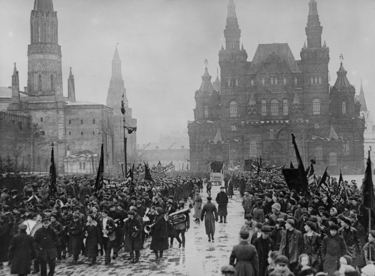 Celebrations on the Occasion of the 8th Anniversary of the October Revolution in Moscow, 1925 by Unbekannt