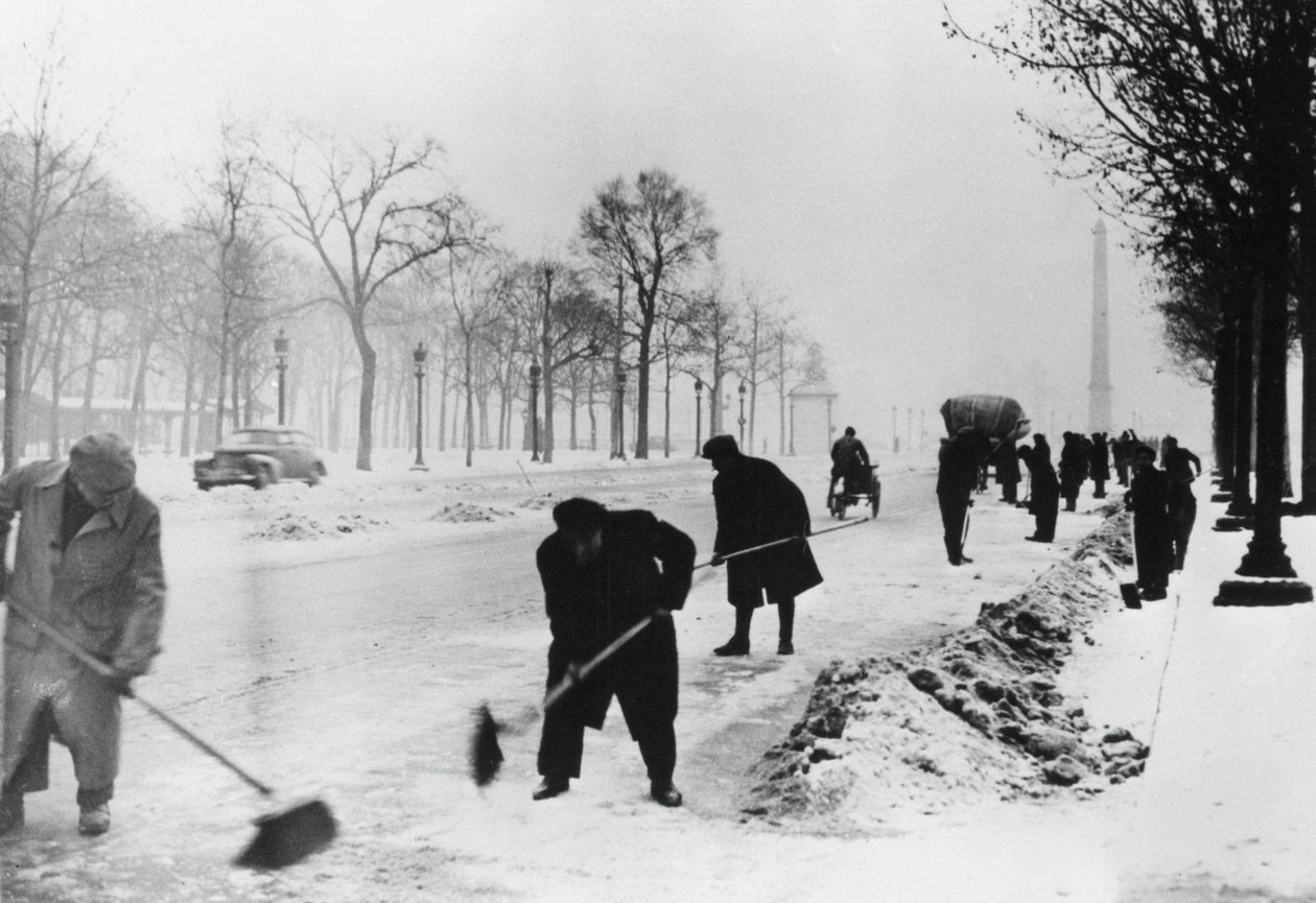 Clearing Snow on the Champs Elysees, German-occupied Paris, Winter by Unbekannt