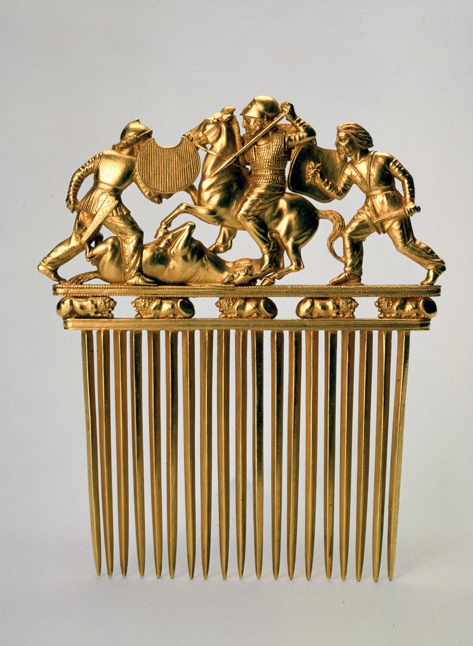 Comb with a fighting scene, c400 BC by Unbekannt