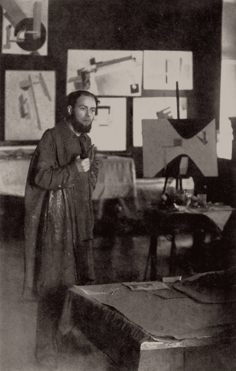 El Lissitzky in His Studio in Vitebsk by Unbekannt