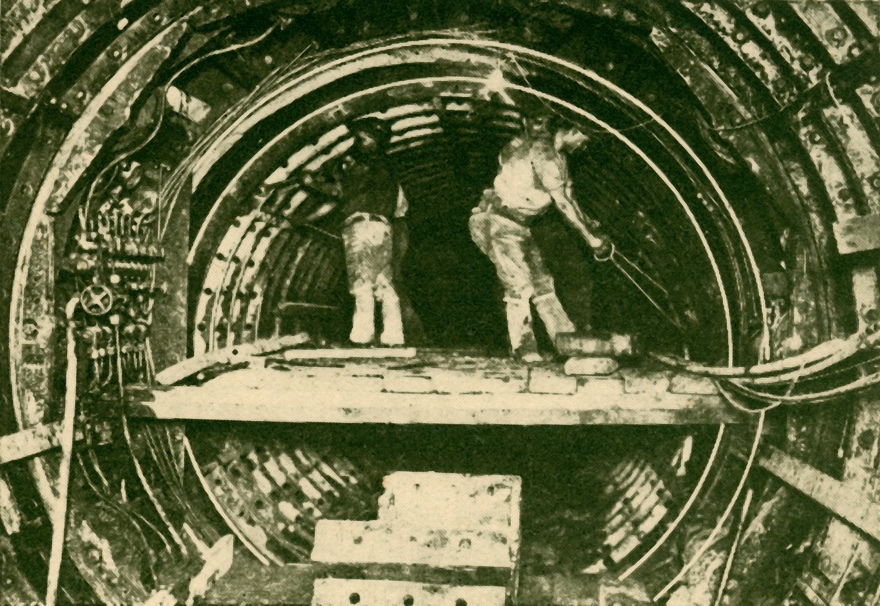Enlarging Tunnels on the City and South London Railway, Showing New and Old Diameters by Unbekannt