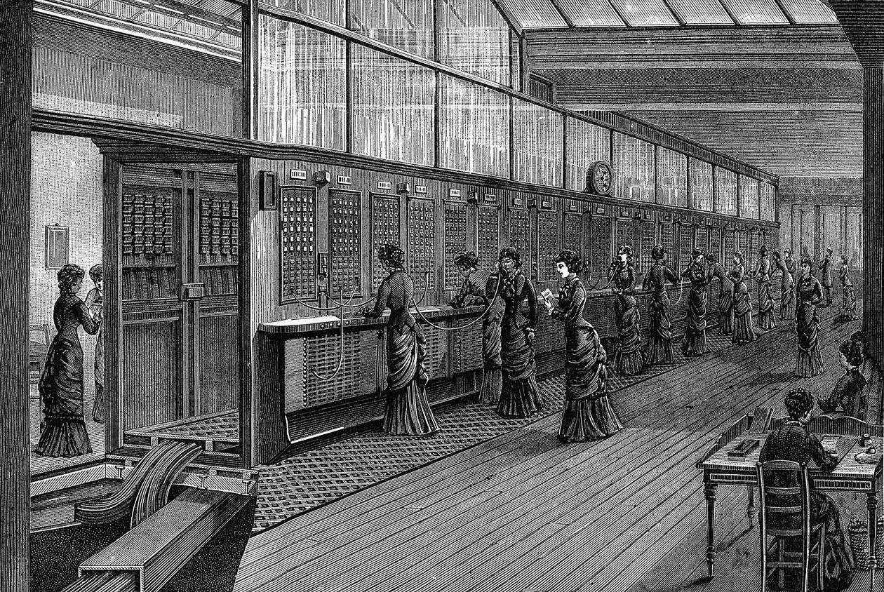 Female Telephonists at the Central Telephone Exchange, Paris by Unbekannt