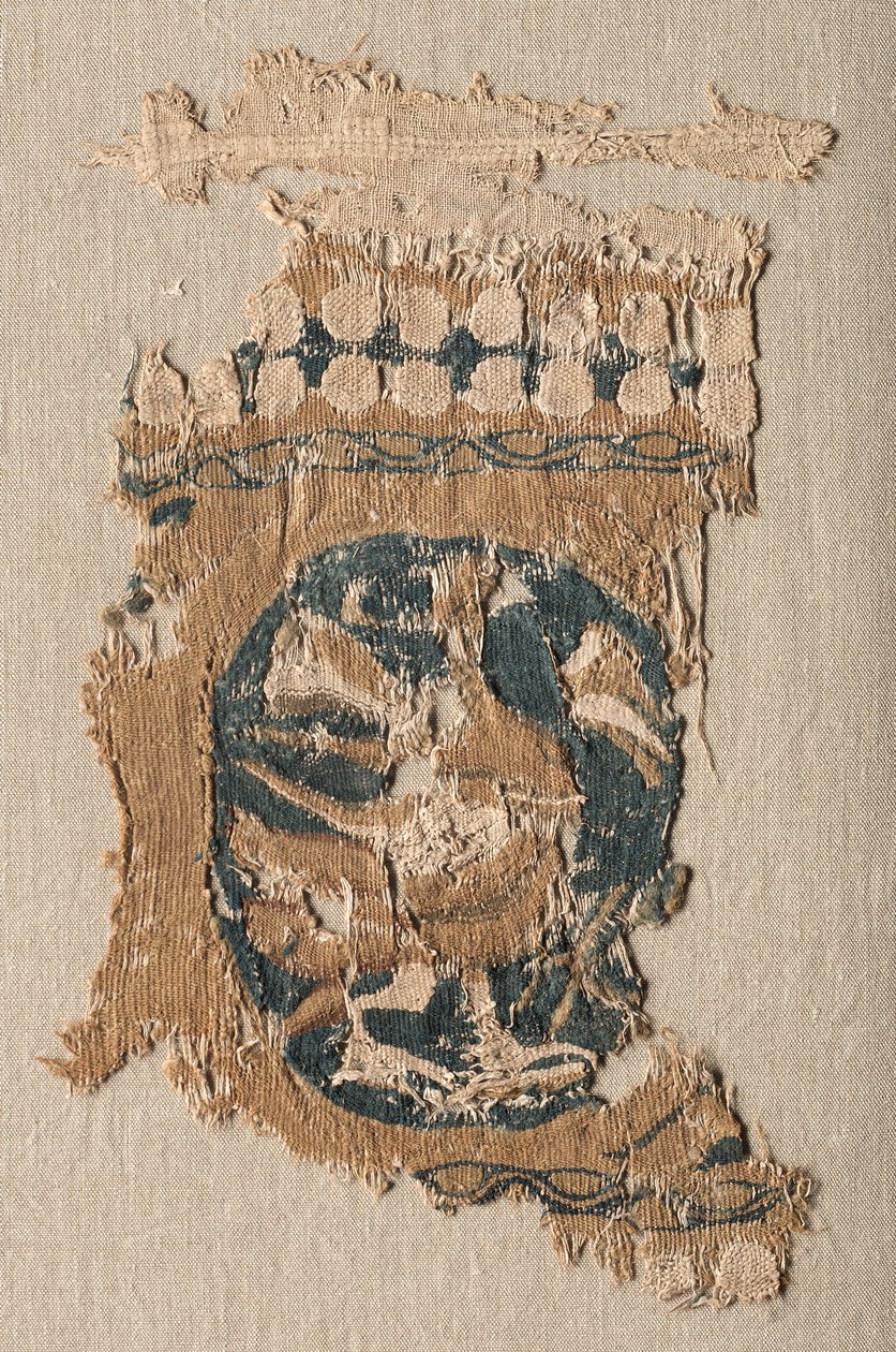 Fragment from a Hanging with Roundel and Border, 800s - 900s by Unbekannt