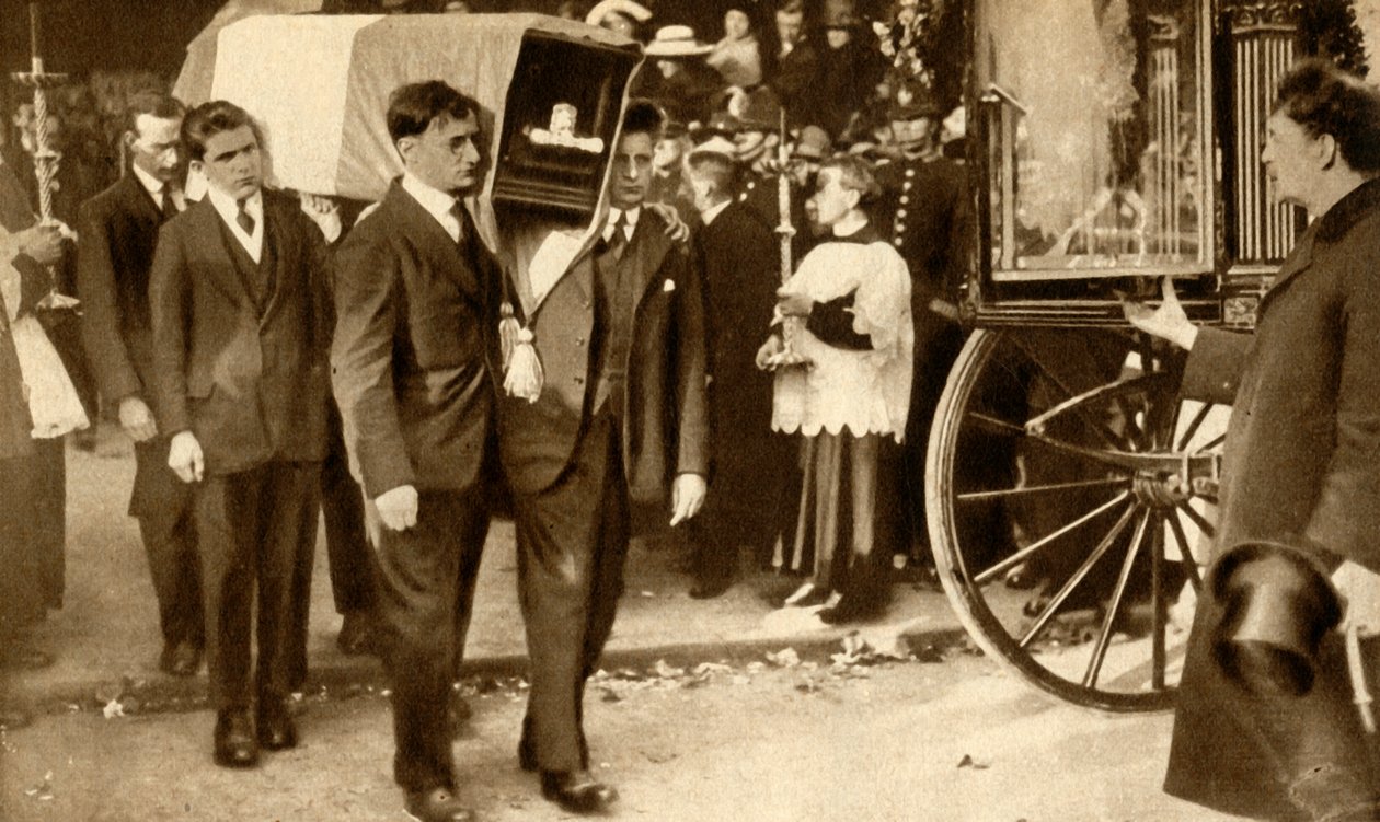 Funeral of Terence MacSwiney, Cork, Ireland by Unbekannt
