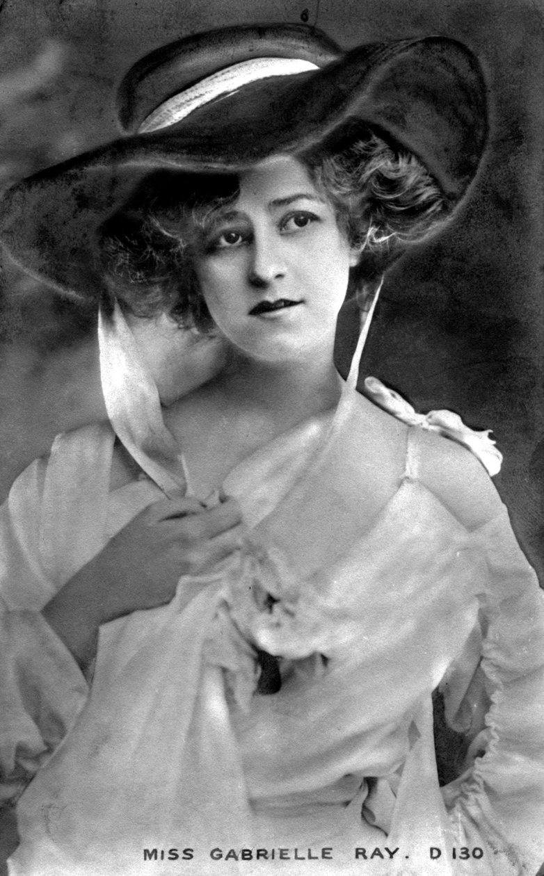 Gabrielle Ray 1883-1973, English actress by Unbekannt