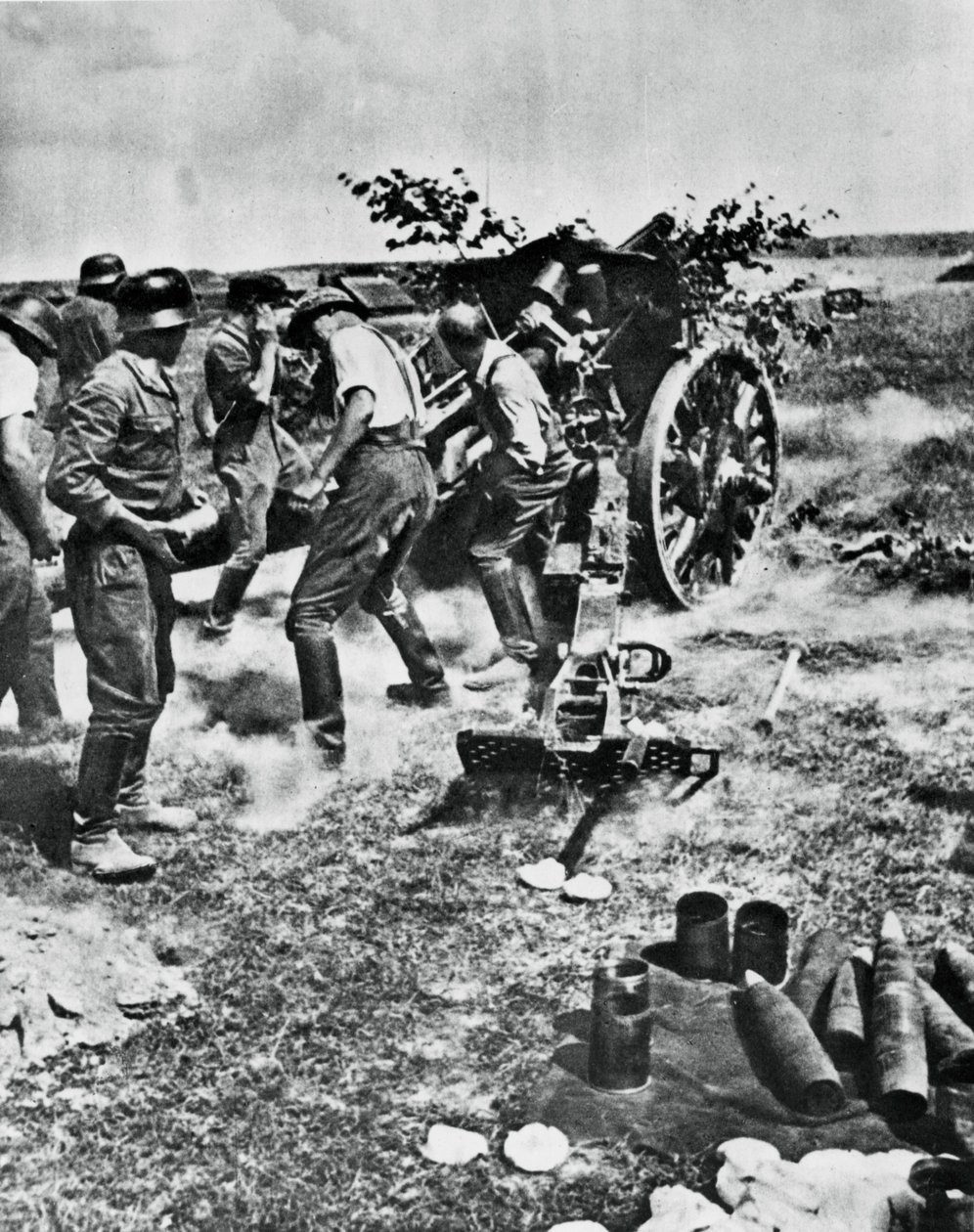 German Artillery in Action on the Eastern Front by Unbekannt