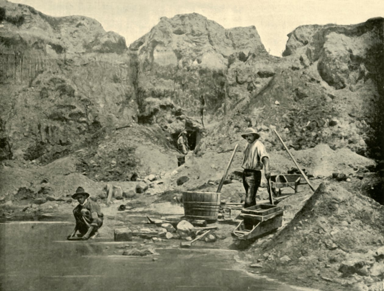 Gold Diggers at Work near Beechworth, Victoria by Unbekannt