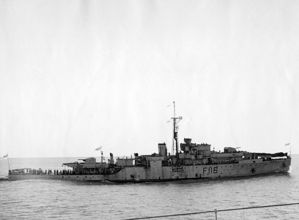 HMS Amethyst, After Action on the Yangtze River, 20th April 1949 by Unbekannt