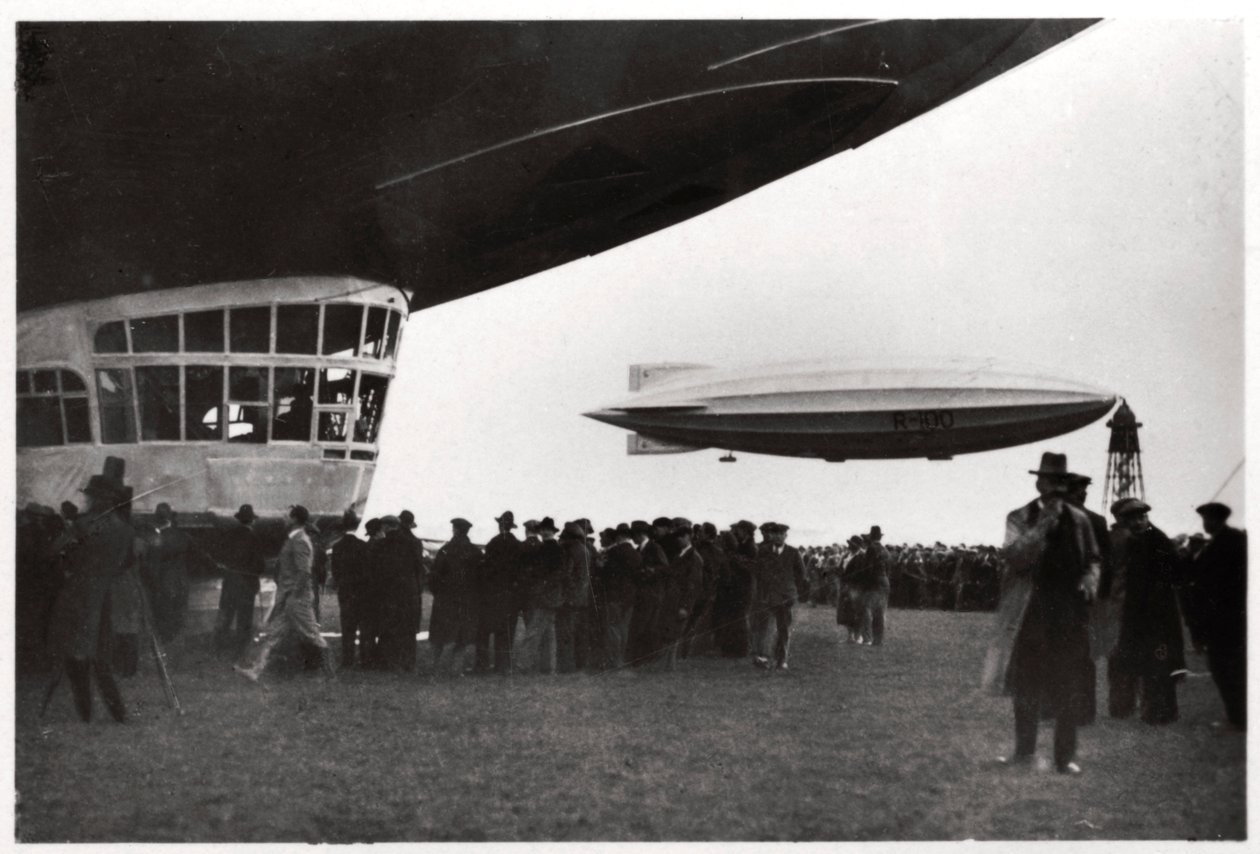 HM Airship R100, 1930 by Unbekannt