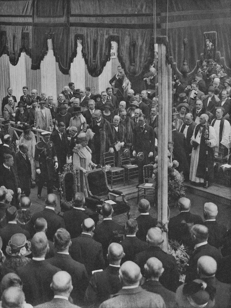 H.M. The King laying the Foundation Stone of Lloyds New Building 23 May 1925 by Unbekannt